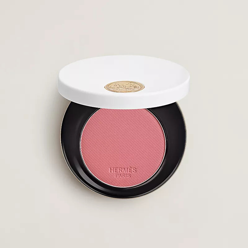 Silky blush powder