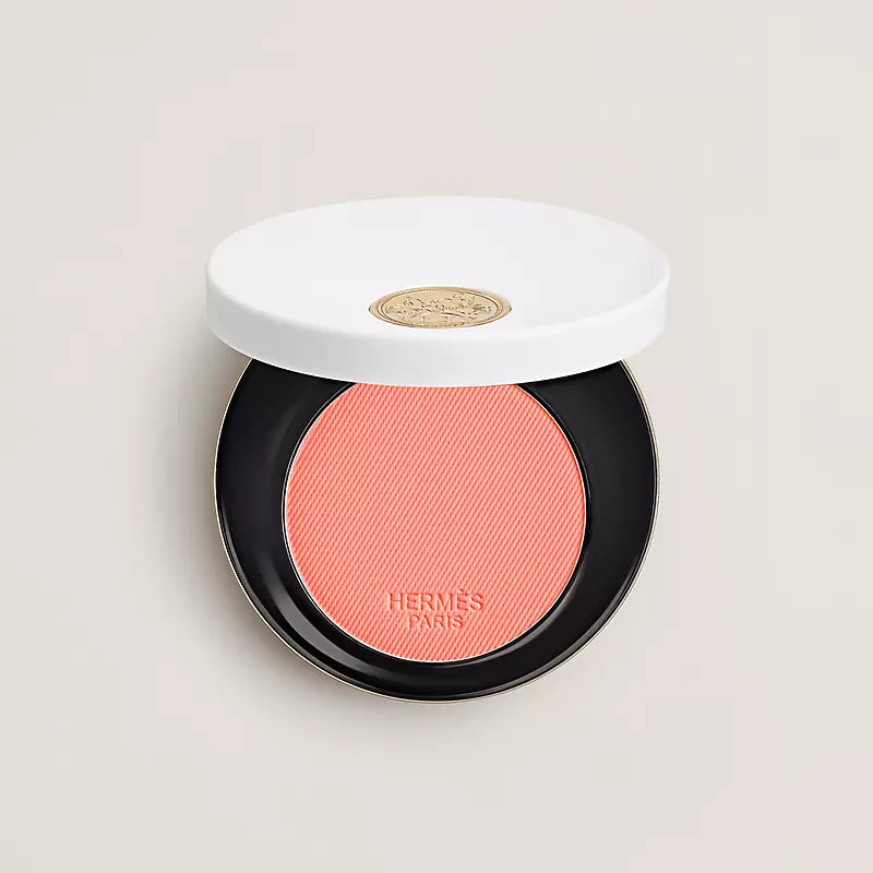 Silky blush powder