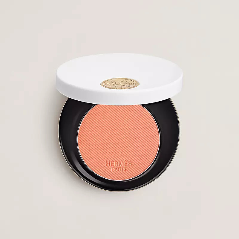 Silky blush powder
