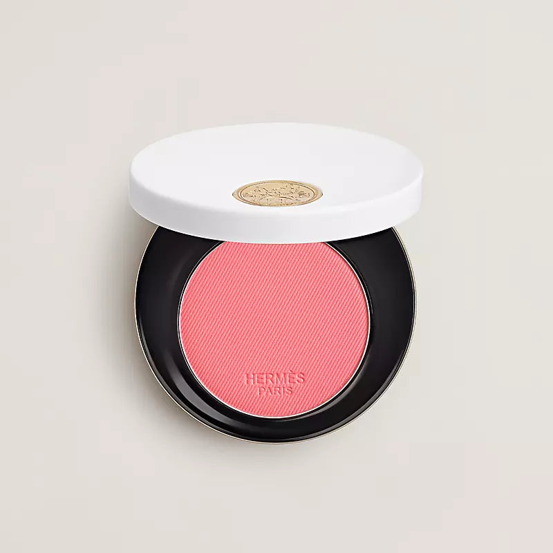 Silky blush powder