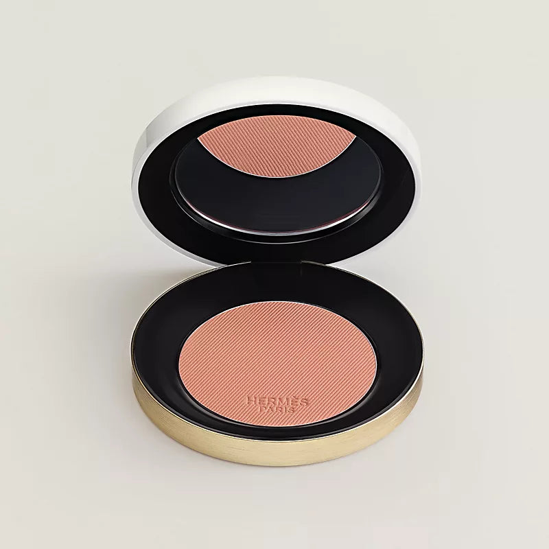 Silky blush powder