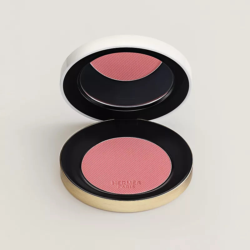 Silky blush powder