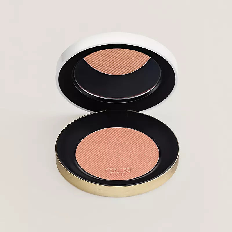 Silky blush powder