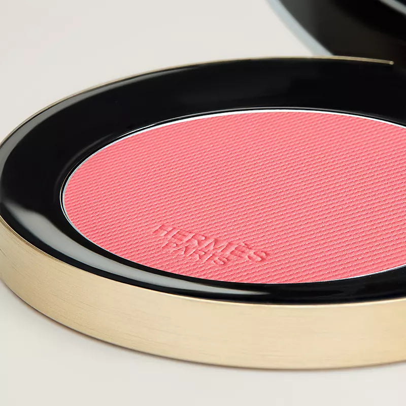 Silky blush powder