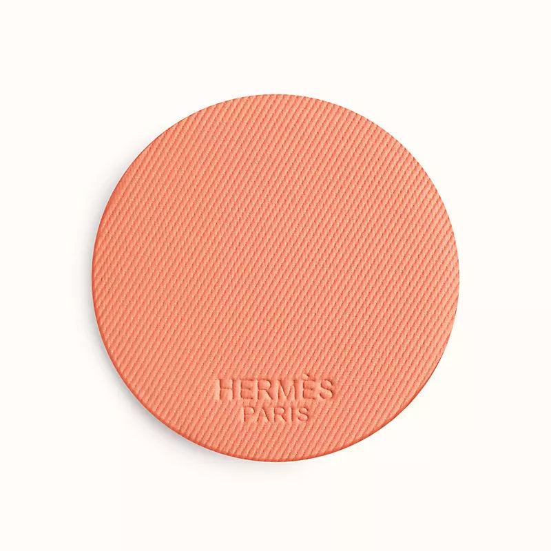 Silky blush powder