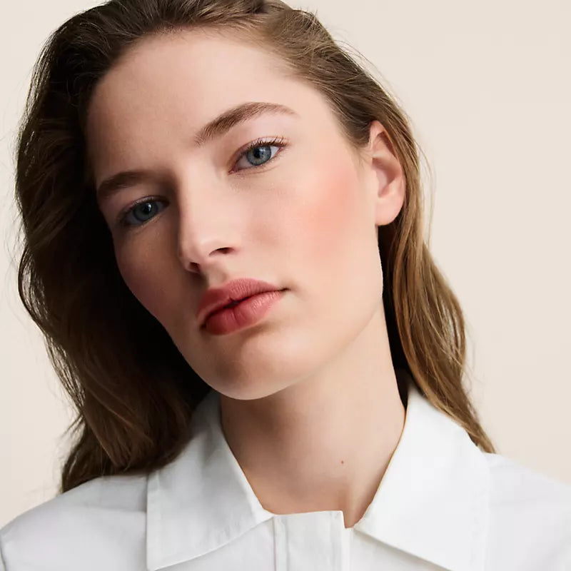 Silky blush powder