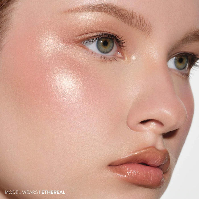 Glow Seeker Champagne Gold Powder Highlighter