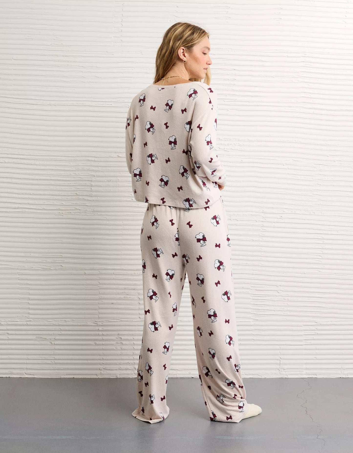 AE Luxe Plush Snoopy Long-Sleeve & Pant PJ Set