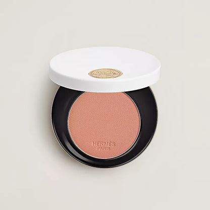 Silky blush powder