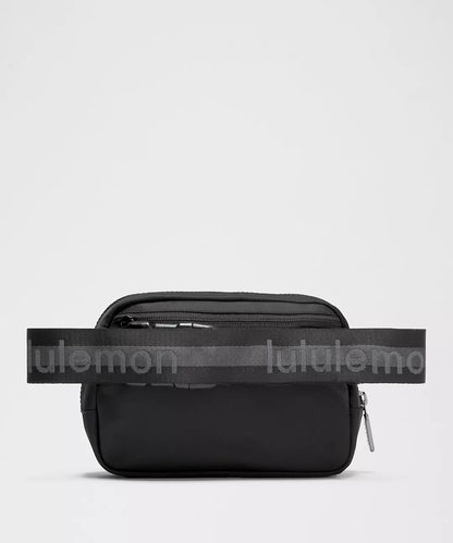 Everywhere Belt Bag 1L Wordmark