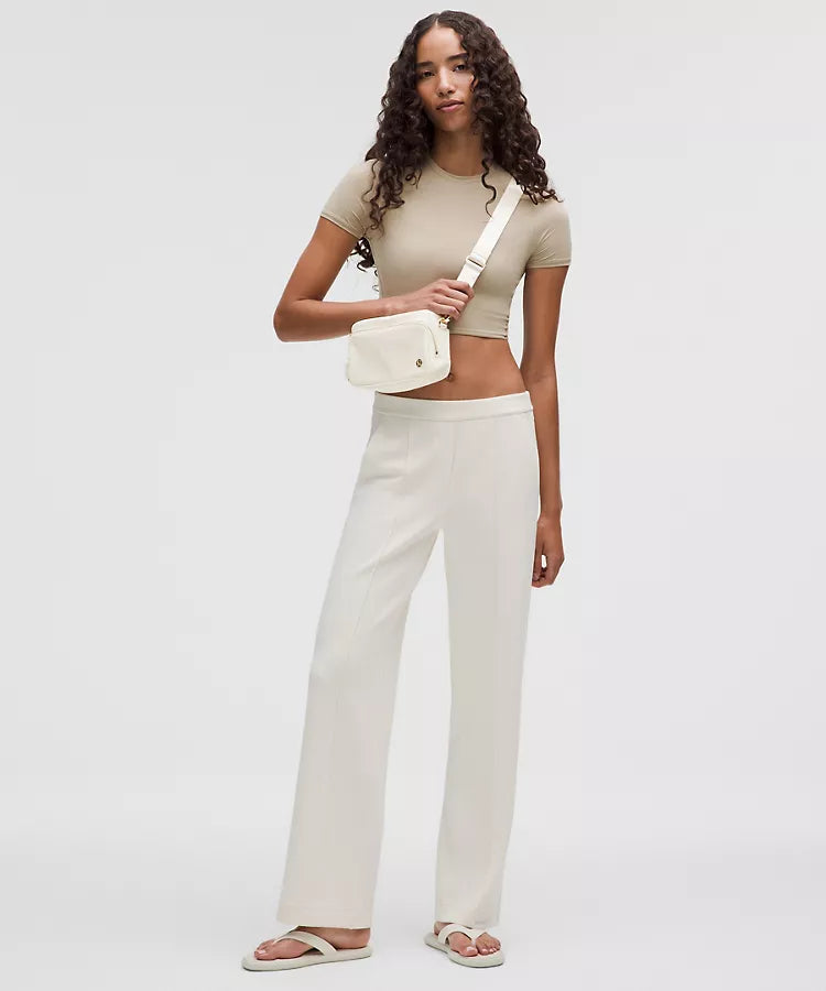Everywhere Crossbody Bag 2L Metal Hardware