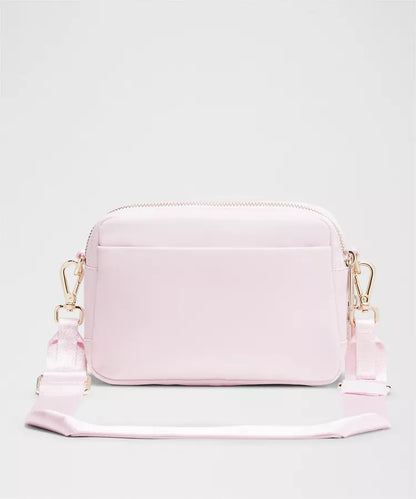 Everywhere Crossbody Bag 2L Metal Hardware