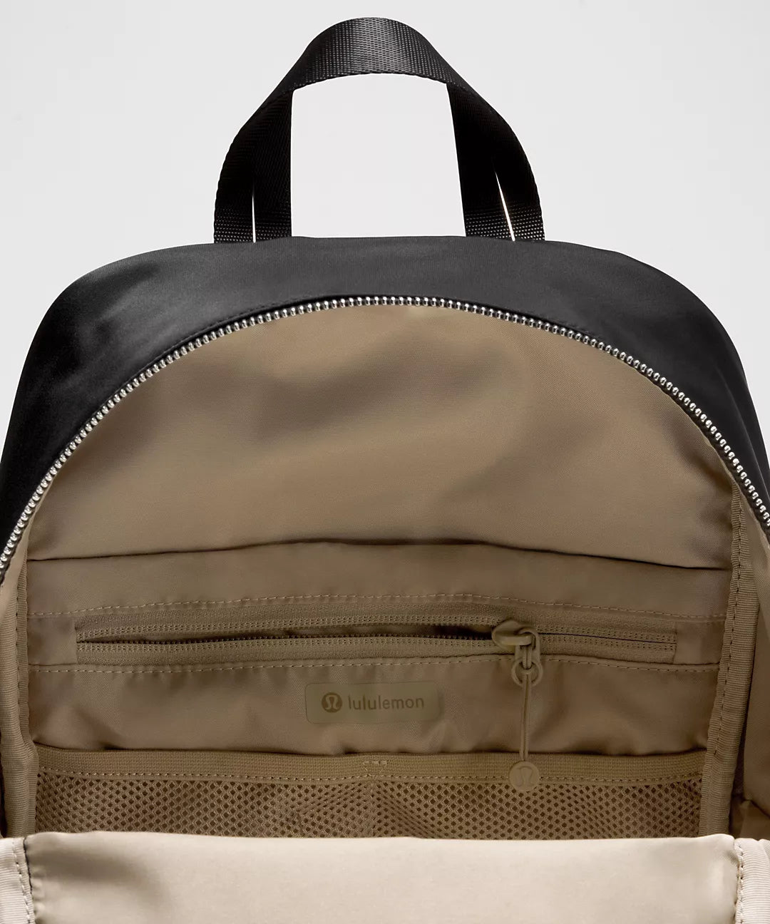 Everywhere Backpack Small 11.5L Metal Hardware