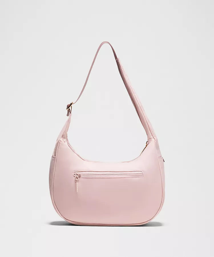 City Essentials Shoulder Bag 4L