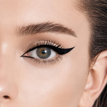 Macro Blade Liquid Eyeliner