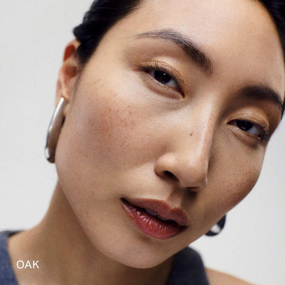 The Minimalist Perfecting Complexion Foundation and Concealer Stick