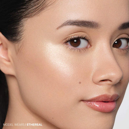 Glow Seeker Champagne Gold Powder Highlighter