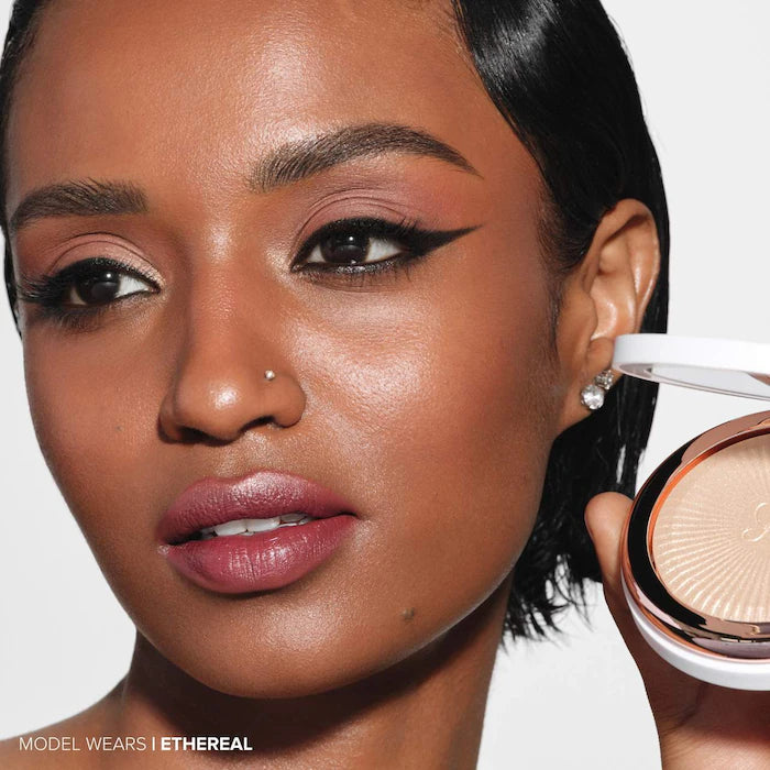 Glow Seeker Champagne Gold Powder Highlighter